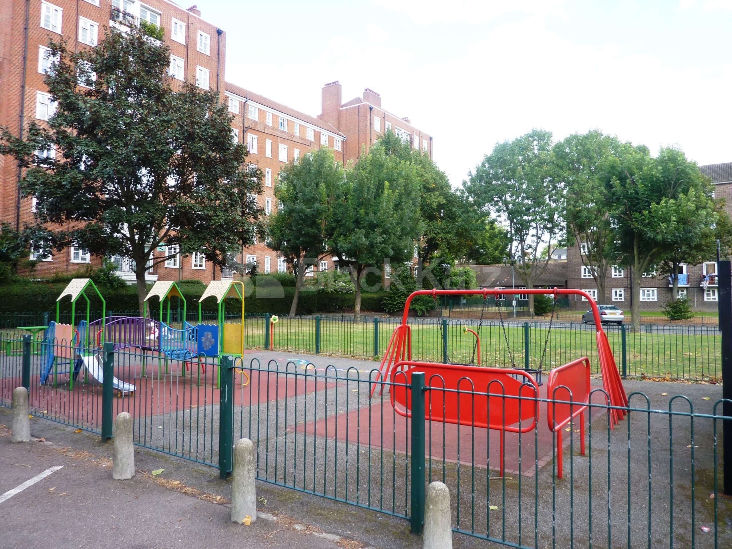 			MODERN 3 BED IN CAMDEN!, 3 Bedroom, 1 bath, 1 reception Flat			 Castlehaven Road, CAMDEN NW1